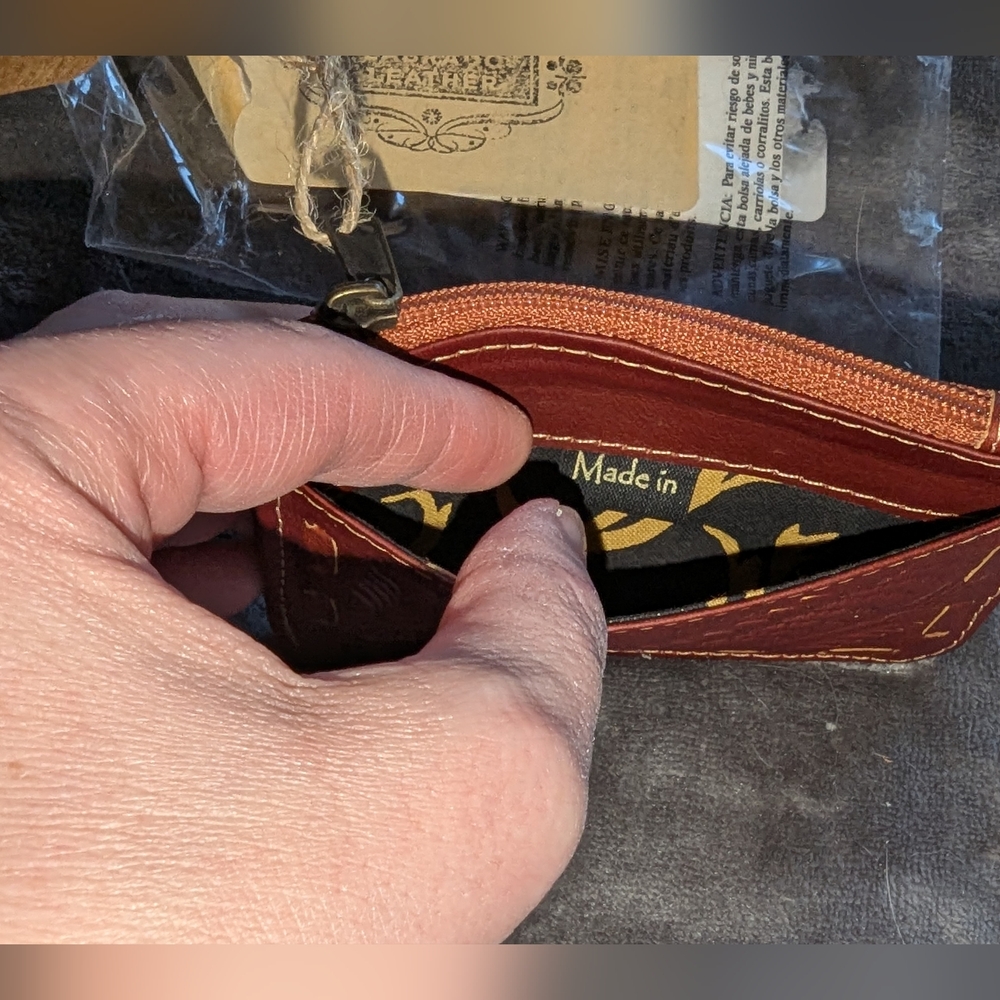 Labrado Leather - Rich Brown "Tart" Hand-Tooled Small Coin Purse - NWT - Picture 3 of 6